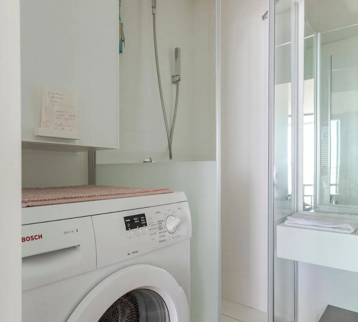 Apartment Enchanting Sea View, Beach Spot And Pool Lido di Jesolo Italy